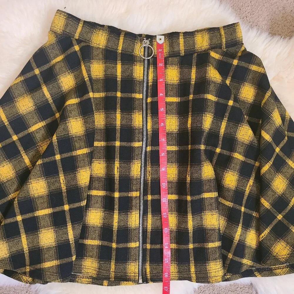 Midnight Hour Yellow & Black Plaid O-Ring Skater Skirt - Picture 6 of 6